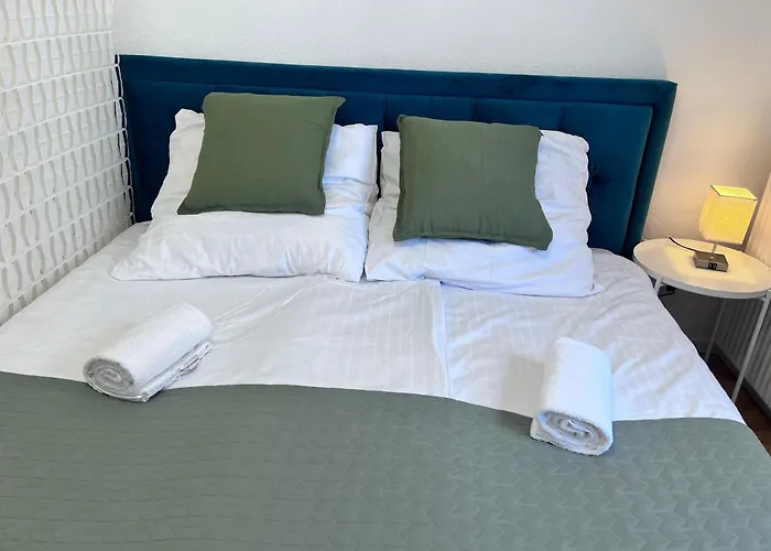 Aparthotel An Der Schlachte-Bremen City-Boxspringbett -Free Parking